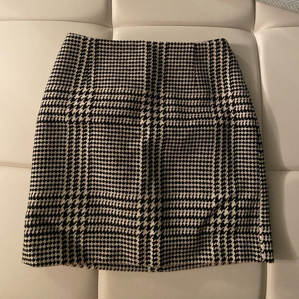 *SOLD* H&M houndstooth skirt